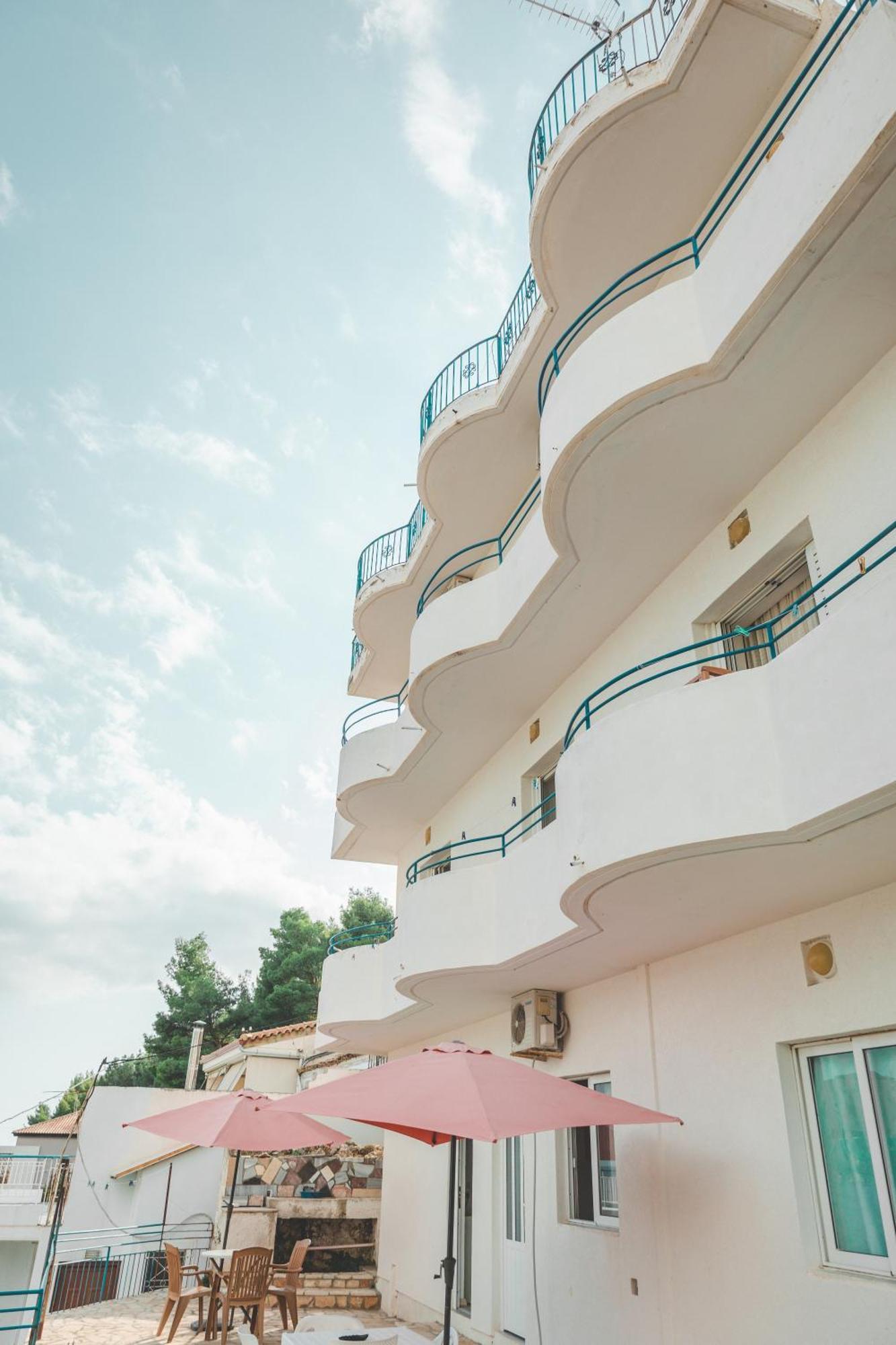 Rooms By The Sea Himare Exterior foto