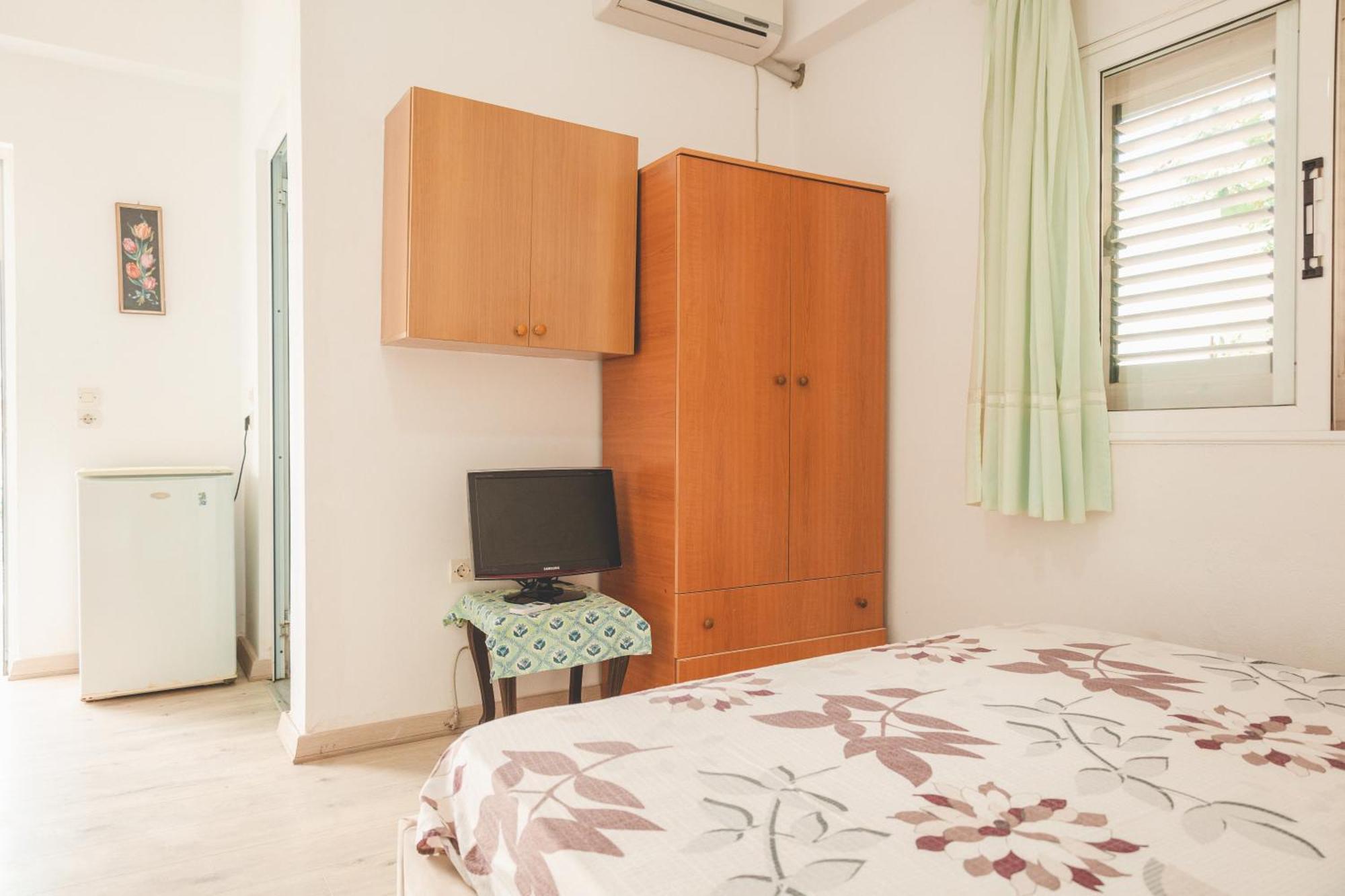 Rooms By The Sea Himare Exterior foto
