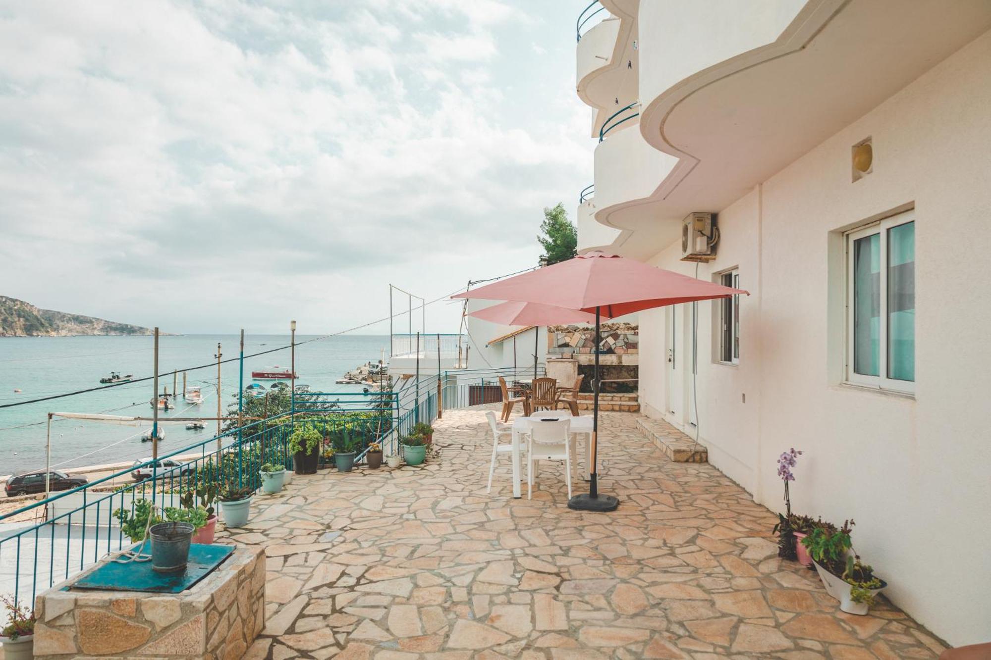 Rooms By The Sea Himare Exterior foto